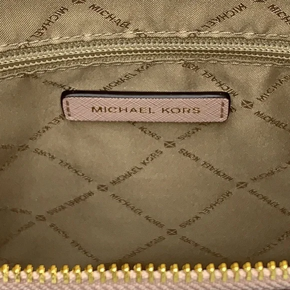 MICHAEL KORS CHARLOTTE LARGE TOP ZIP POWDER BLUSH - Picture 12 of 16